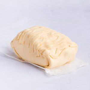 Bilde av Annis Beef Wellington: Saftig biff perfekt innhyllet i butterdeig, klart for enkel ovnssteking. En kulinarisk opplevelse av luksus og smak